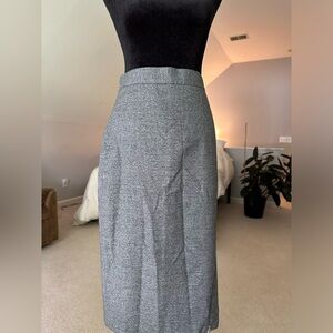 Banana Republic Size 6 Gray Pencil Skirt